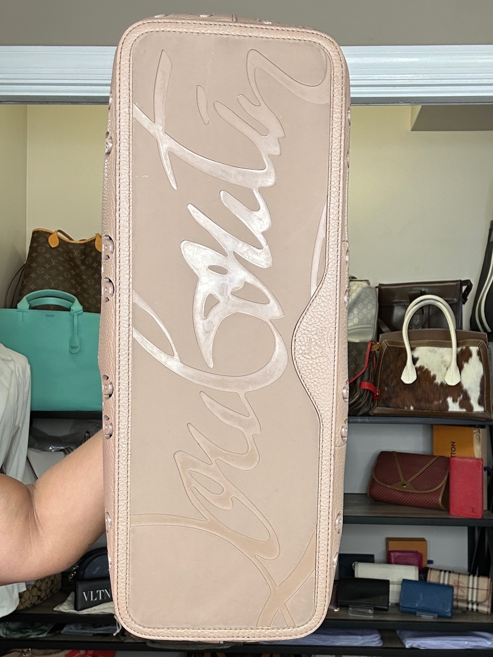 Christian Louboutin Cabarock Loubinthesky Large Leather Tote Leche Taupe Spiked - Picture 5 of 10
